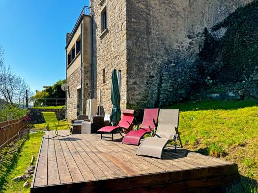 Maison à vendre 225 000 € 4 pièces 3 chambres 88 m² 832 m² de terrain Antraigues-sur-Volane 07530