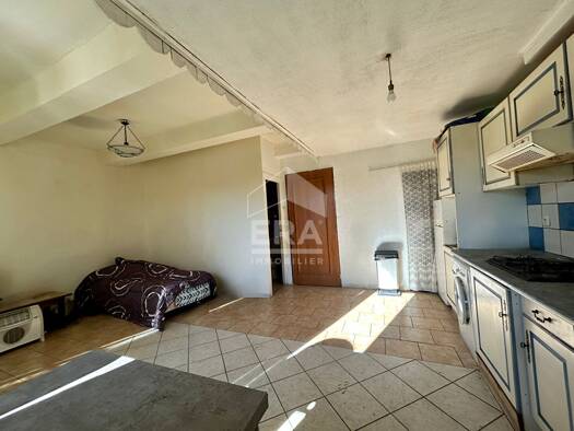 Appartement à vendre 140 000 € 3 pièces 2 chambres 64 m² Étage 2/3 Centre Vidauban 83550