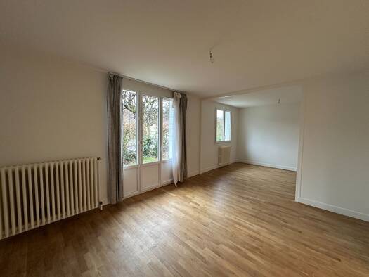 Maison à louer 980 € 3 pièces 2 chambres 79 m² Saint Julien-Darnus Auxerre 89000