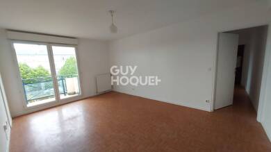Appartement à louer 880 € 3 pièces 2 chambres 60 m² Étage 3/4 Pastières Chartres 28000
