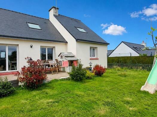 Maison à vendre 345 000 € 6 pièces 4 chambres 110 m² 827 m² de terrain Landévant 56690
