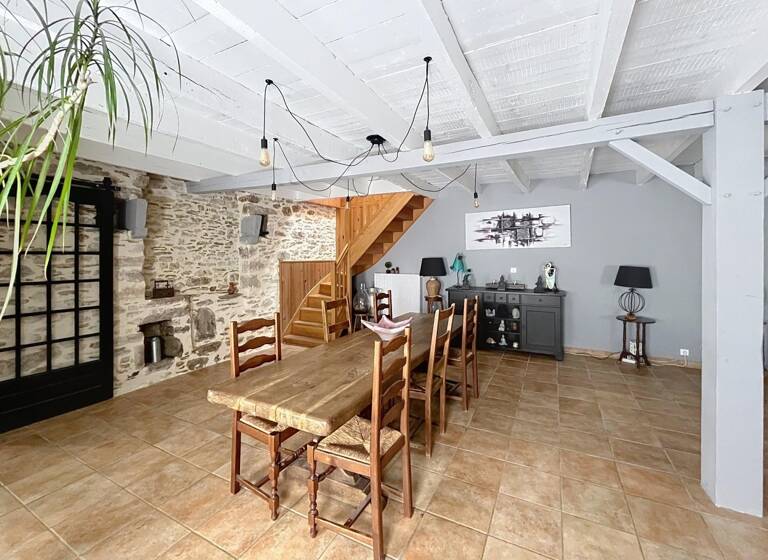 Maison à vendre 306 000 € 5 pièces 4<br/>chambres 175 m²<br/>superficie 1 098 m²<br/>terrain Fay-de-Bretagne 44130