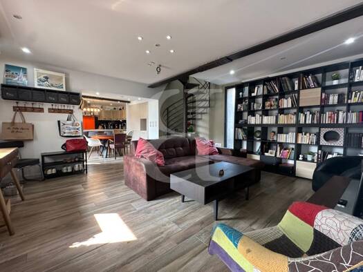 Duplex à vendre 249 000 € 5 pièces 4 chambres 114 m² RDC Velorgues-Petit Palais L'Isle-sur-la-Sorgue 84800