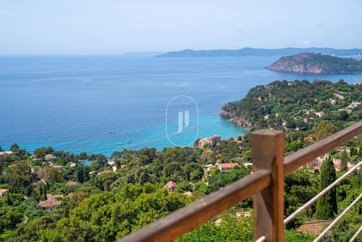 Maison à vendre, 95m², RAYOL CANADEL SUR MER
