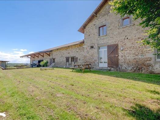 Maison à vendre 627 000 € 8 pièces 4 chambres 589 m² 80 819 m² de terrain Le Vigen 87110