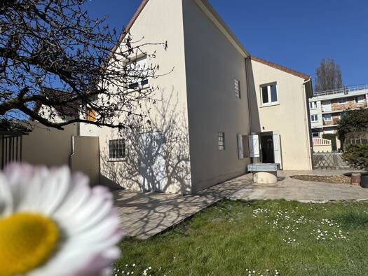 Villa à vendre 359 000 € 4 pièces 4 chambres 129 m² 430 m² de terrain Coubron 93470