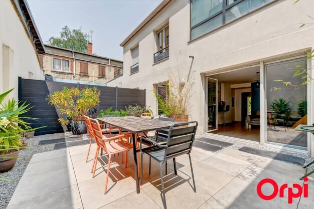 Maison à vendre 495 000 € 4 pièces 3 chambres 115 m² 40 m² de terrain Monplaisir-Le Bachut Lyon 8ème 69008