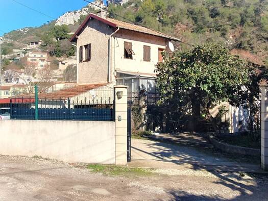 Maison jumelée à vendre 315 000 € 4 pièces 2 chambres 85 m² 801 m² de terrain Tourrette-Levens 06690