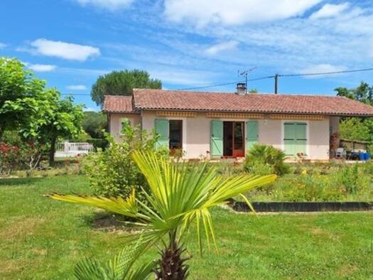 Maison de plain-pied à vendre 159 500 € 3 pièces 2 chambres 84 m² 1 822 m² de terrain Riscle 32400