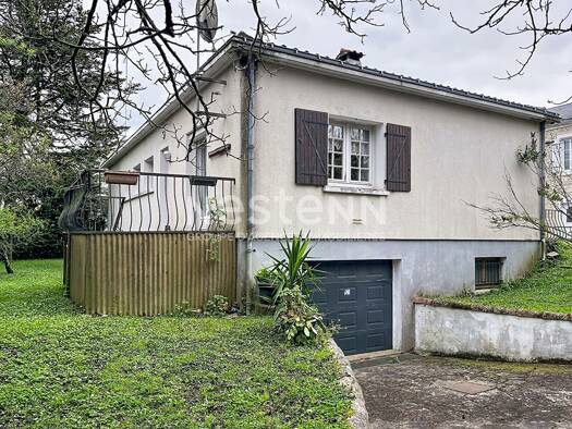 Maison à vendre - de 1.1M € 4 pièces 3 chambres 106 m² 596 m² de terrain Saint Médard Fontenay-le-Comte 85200