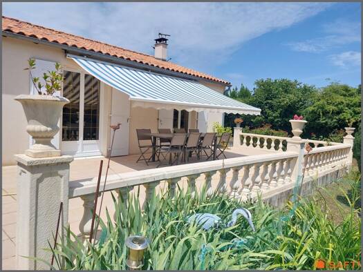 Maison de plain-pied à vendre 245 000 € 4 pièces 3 chambres 97 m² 1 211 m² de terrain Aulnay 17470
