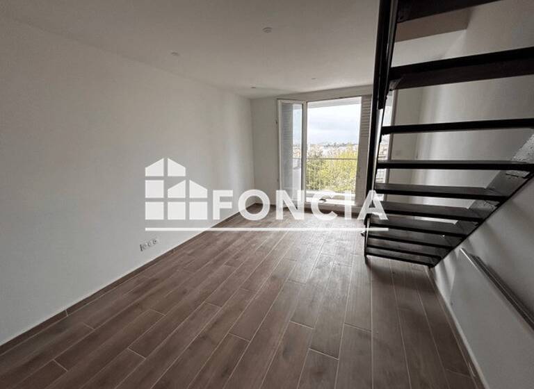 Duplex à louer 780 € 2 pièces 1<br/>chambre 43,4 m²<br/>superficie 7ème<br/>étage La Blancarde Marseille 4ème 13004