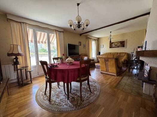 Maison de plain-pied à vendre 145 800 € 4 pièces 3 chambres 95 m² 602 m² de terrain Ardentes 36120