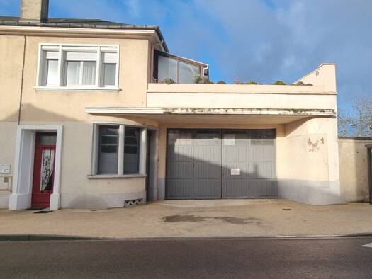 Local d'activités à vendre 114 300 € 544 m² d'espace de stockage Ouest Fourchambault 58600