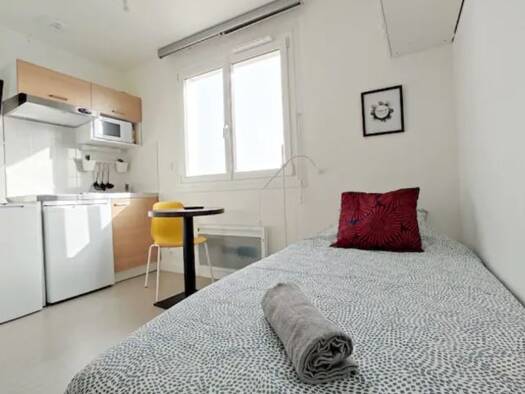Studio à louer 595 € 1 pièce 13,2 m² Étage 1/4 Hôtel de Ville Saint-Nazaire 44600