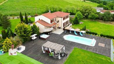 Maison à vendre 519 500 € 7 pièces 5 chambres 224 m² 11 200 m² de terrain Usson 63490