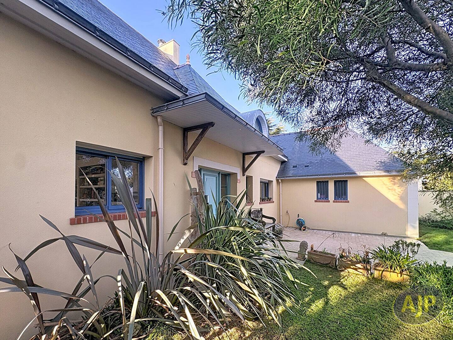 Maison à vendre, 190m², LE POULIGUEN
