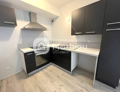 Appartement à louer 630 € 2 pièces 1 chambre 44 m² RDC Chatillon sur Chalaronne 01400
