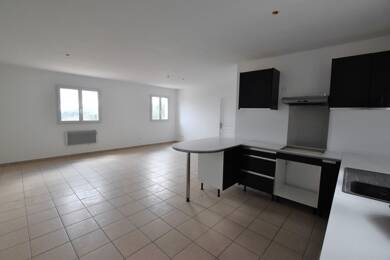 Appartement à louer 800 € 3 pièces 2 chambres 64 m² Dernier étage, Étage 1/1 Valle Di Mezzana 20167