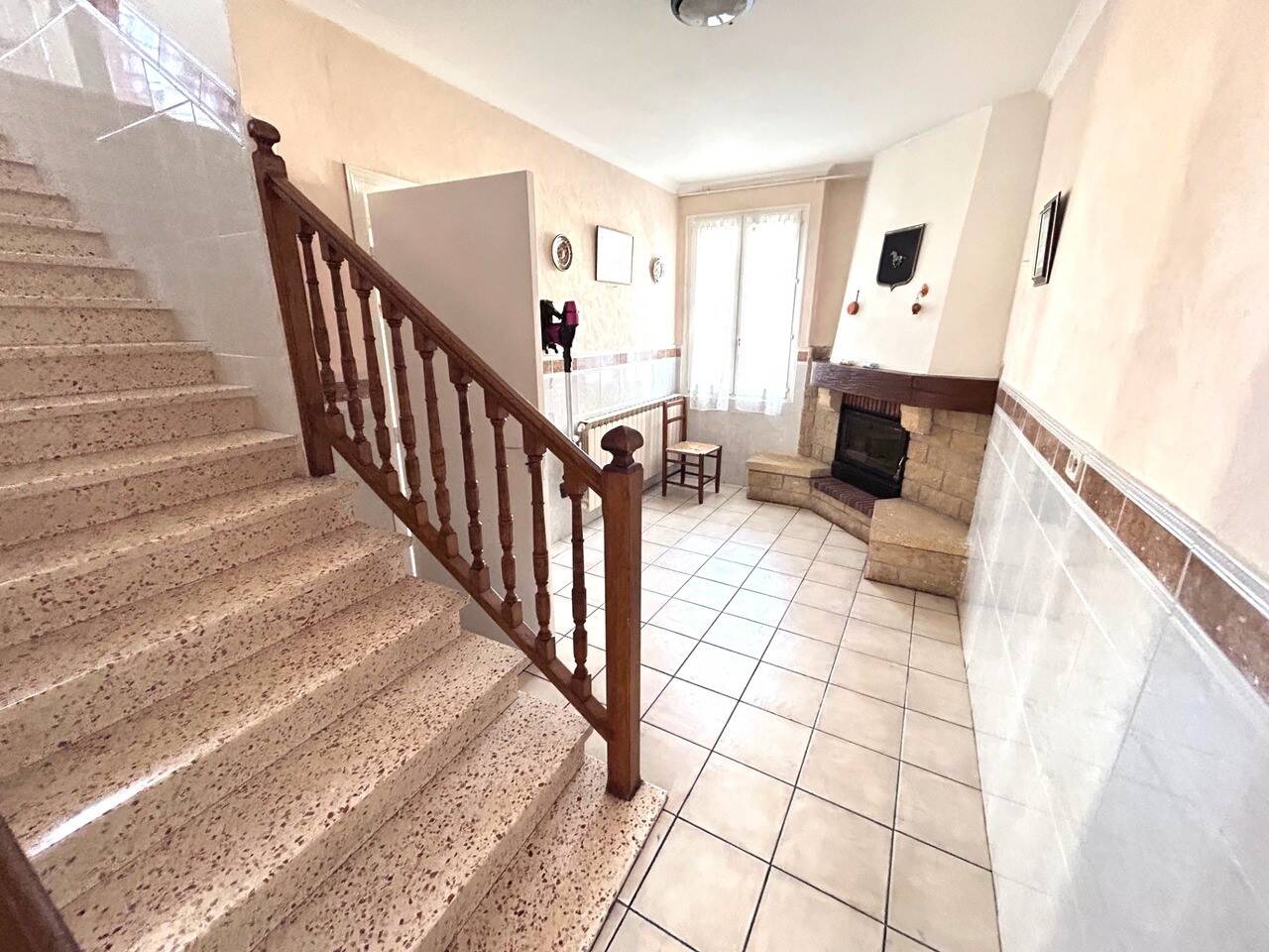 Maison à vendre, 144m², POUILLY SOUS CHARLIEU