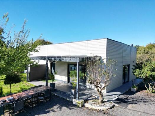 Maison de plain-pied à vendre 189 900 € 5 pièces 3 chambres 97 m² 1 000 m² de terrain Saint-Gence 87510