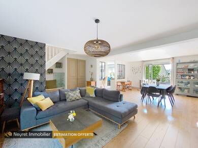 Villa à vendre 322 000 € 5 pièces 3 chambres 125 m² 400 m² de terrain St Etienne 42000