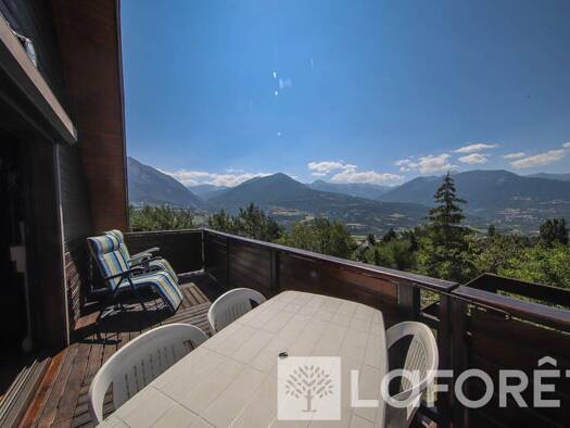 Maison à vendre 410 000 € 4 pièces 3 chambres 70 m² 600 m² de terrain Les Ecarts Embrun 05200