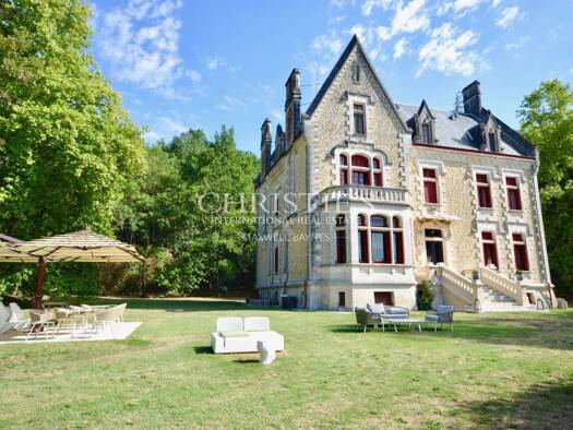 Château à vendre 2 490 000 € 20 pièces 9 chambres 623 m² 64 176 m² de terrain Bergerac 24100