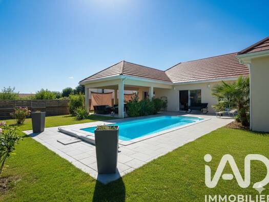 Maison à vendre 344 000 € 6 pièces 3 chambres 150 m² 1 245 m² de terrain Estivareilles 03190