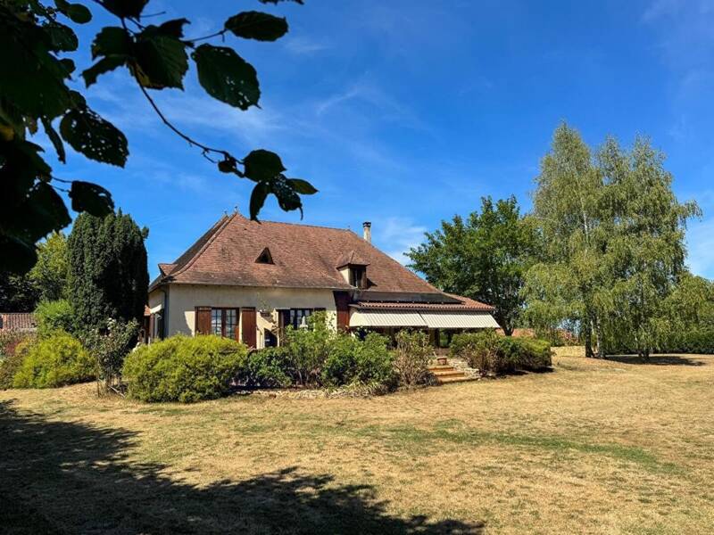 Maison à vendre, 275m², MAUZAC ET GRAND CASTANG