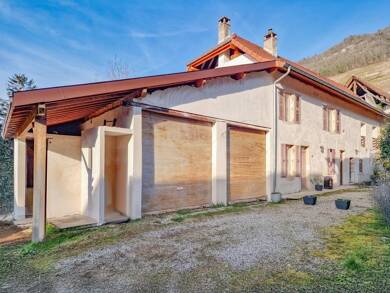 Maison à vendre 575 000 € 12 pièces 9 chambres 196 m² 1 131 m² de terrain Jongieux 73170
