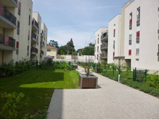 Garage/Stationnement à louer 74 € 14 m² Contour Champagne-Au-Mont-d'Or 69410