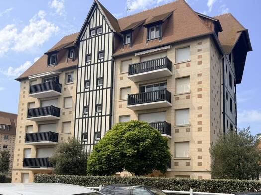 Studio à vendre 194 000 € 1 pièce 22 m² Étage 2/4 Deauville 14800