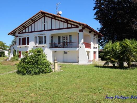 Maison à vendre 450 000 € 10 pièces 7 chambres 250 m² 2 054 m² de terrain Bordes 64510