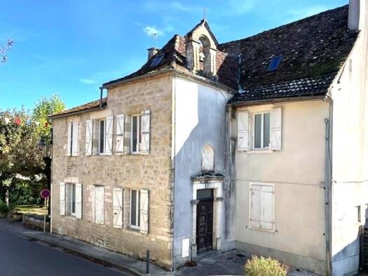 Immeuble à vendre 93 415 € 250 m² Alvignac 46500