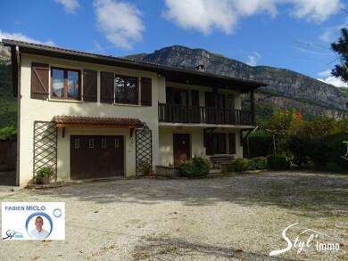 Maison à vendre 369 000 € 5 pièces 4 chambres 110 m² 1 057 m² de terrain Voreppe 38340