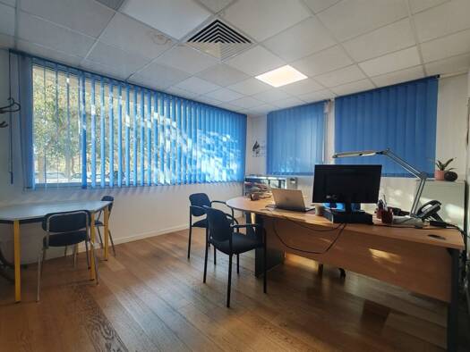 Espace bureau à vendre 1 350 000 € 1 039 m² de bureaux Bastia 20200