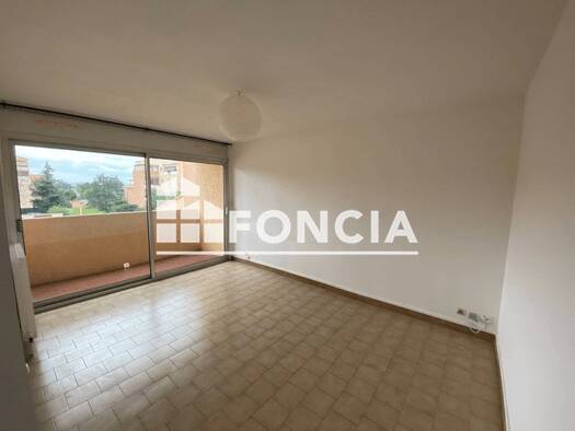 Appartement à louer 845 € 2 pièces 1 chambre 43,5 m² 1er étage Ouest Le Pradet 83220