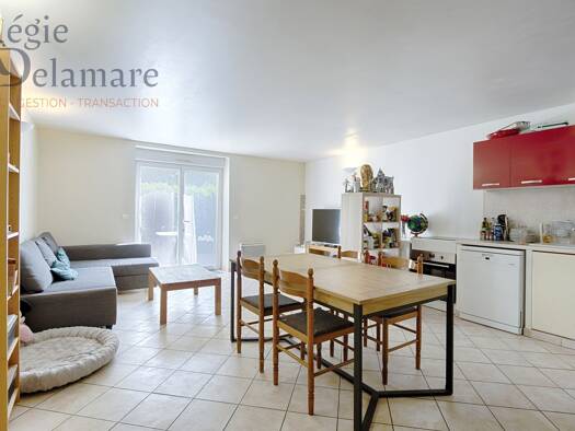 Appartement à vendre 129 000 € 2 pièces 1 chambre 46,47 m² RDC/1 Bourgoin-Jallieu 38300