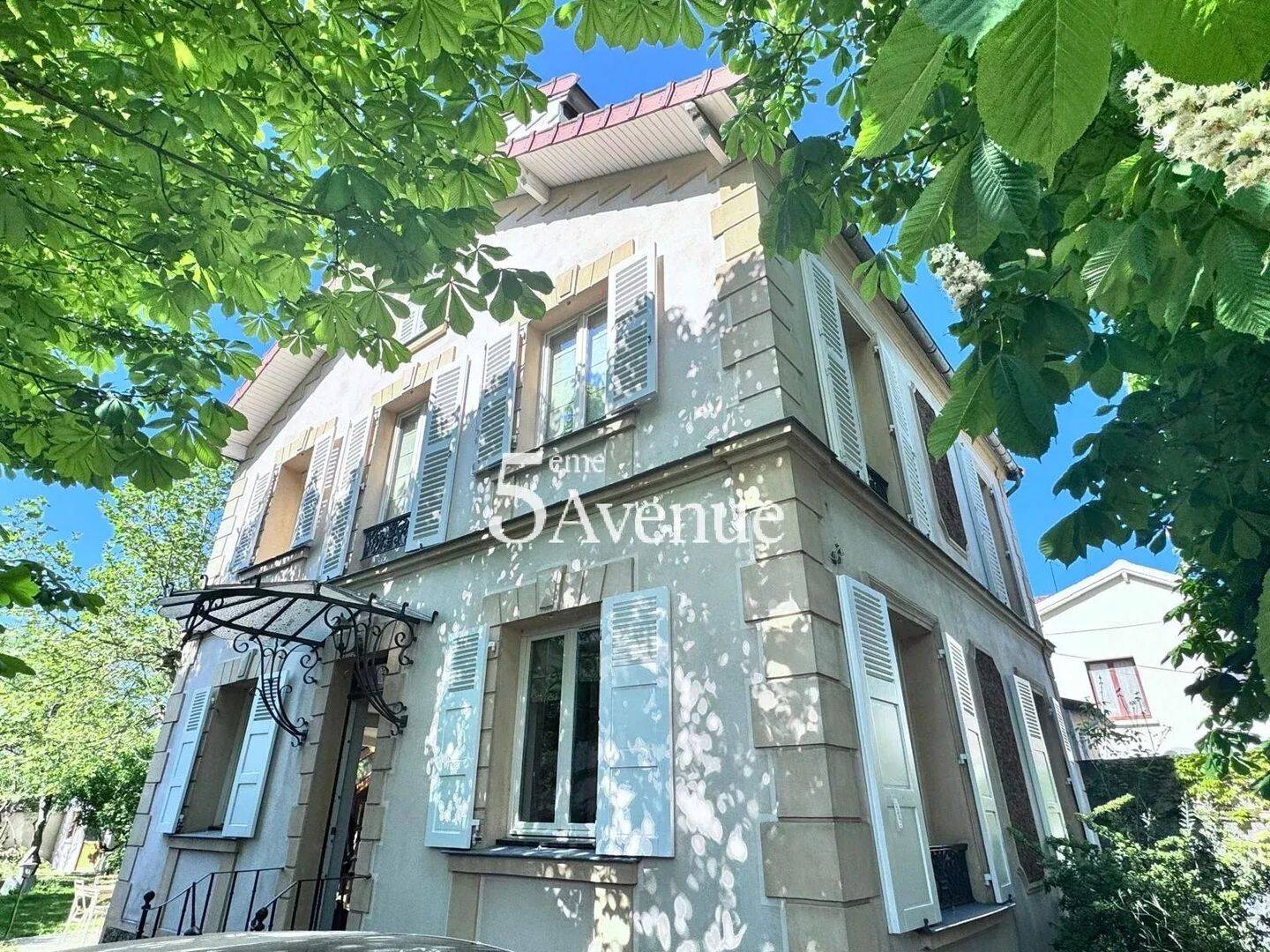 Maison à vendre, 196m², SAINT MAUR DES FOSSES
