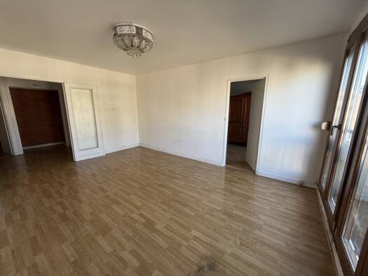 Appartement à vendre 97 000 € 5 pièces 4 chambres 90 m² Étage 3/3 Espoir et Avenir-Le Nautilus-Colvert-Berlioz-Amiens Nord Ouest Amiens 80000