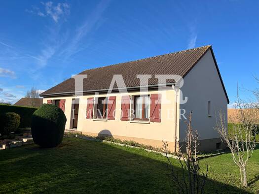 Maison à vendre 138 000 € 4 pièces 3 chambres 90 m² 821 m² de terrain Souge le Ganelon 72130
