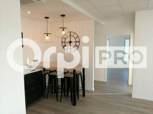 Espace bureau à louer 1 520 € 78 m² de bureaux divisible jusqu'à 78 m² Villefranche sur Saône 69400