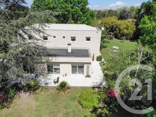 Maison à vendre 399 500 € 7 pièces 5 chambres 227,1 m² 5 761 m² de terrain Lesparre-Médoc 33340