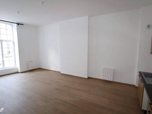Appartement à louer 750 € 2 pièces 1 chambre 47,3 m² RDC Cherbourg-en-Cotentin 50100