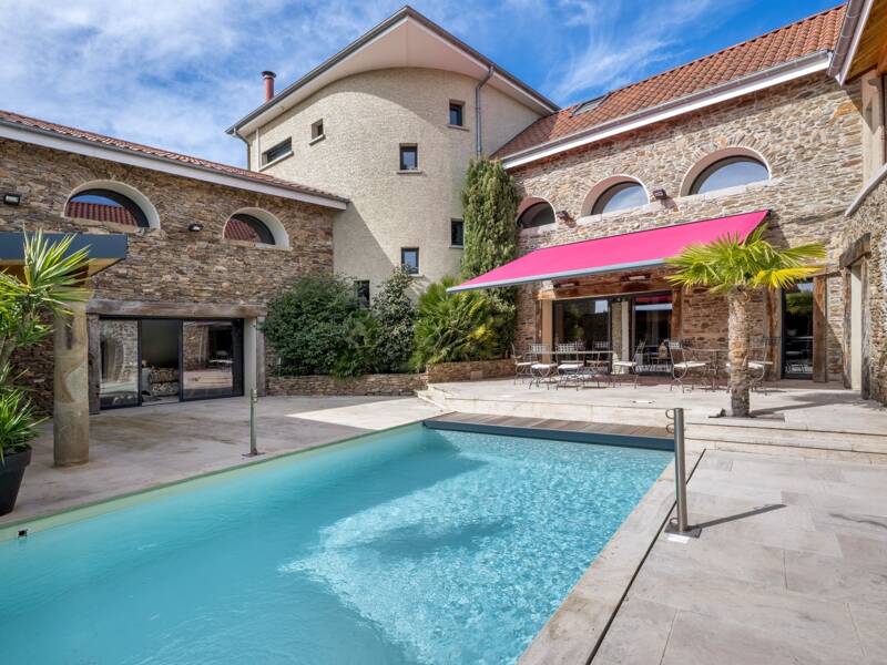 Maison à vendre, 604m², SAINT MARTIN LA PLAINE