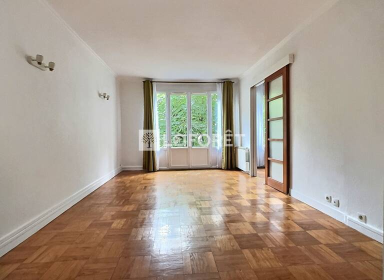 Appartement à louer 1 230 € 2 pièces 1<br/>chambre 50 m²<br/>superficie 1/4<br/>étage Plateau Ouest Suresnes 92150