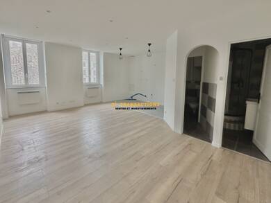 Appartement à louer 560 € 2 pièces 1 chambre 45 m² Étage 1/4 Saint-Étienne 42000