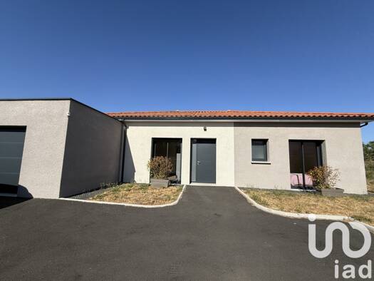 Maison de plain-pied à vendre 379 000 € 4 pièces 3 chambres 111 m² 895 m² de terrain Chaspuzac 43320