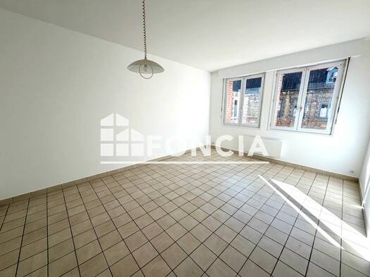 Appartement à louer 590 € 2 pièces 1 chambre 53 m² 1er étage Prefecture Arras 62000